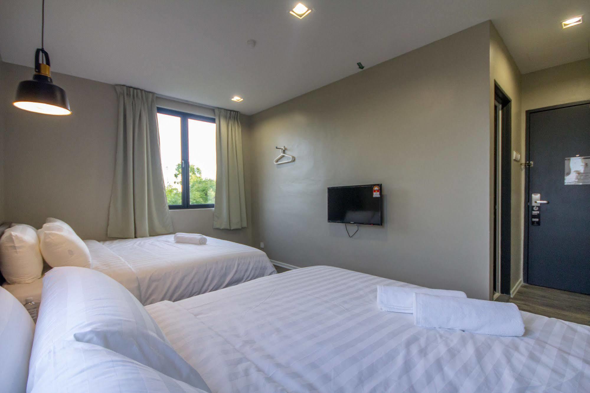 Chariton Hotel Alma Bukit Mertajam Exterior photo